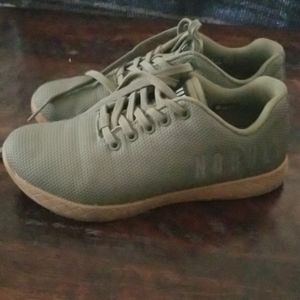 Athletic shoes
